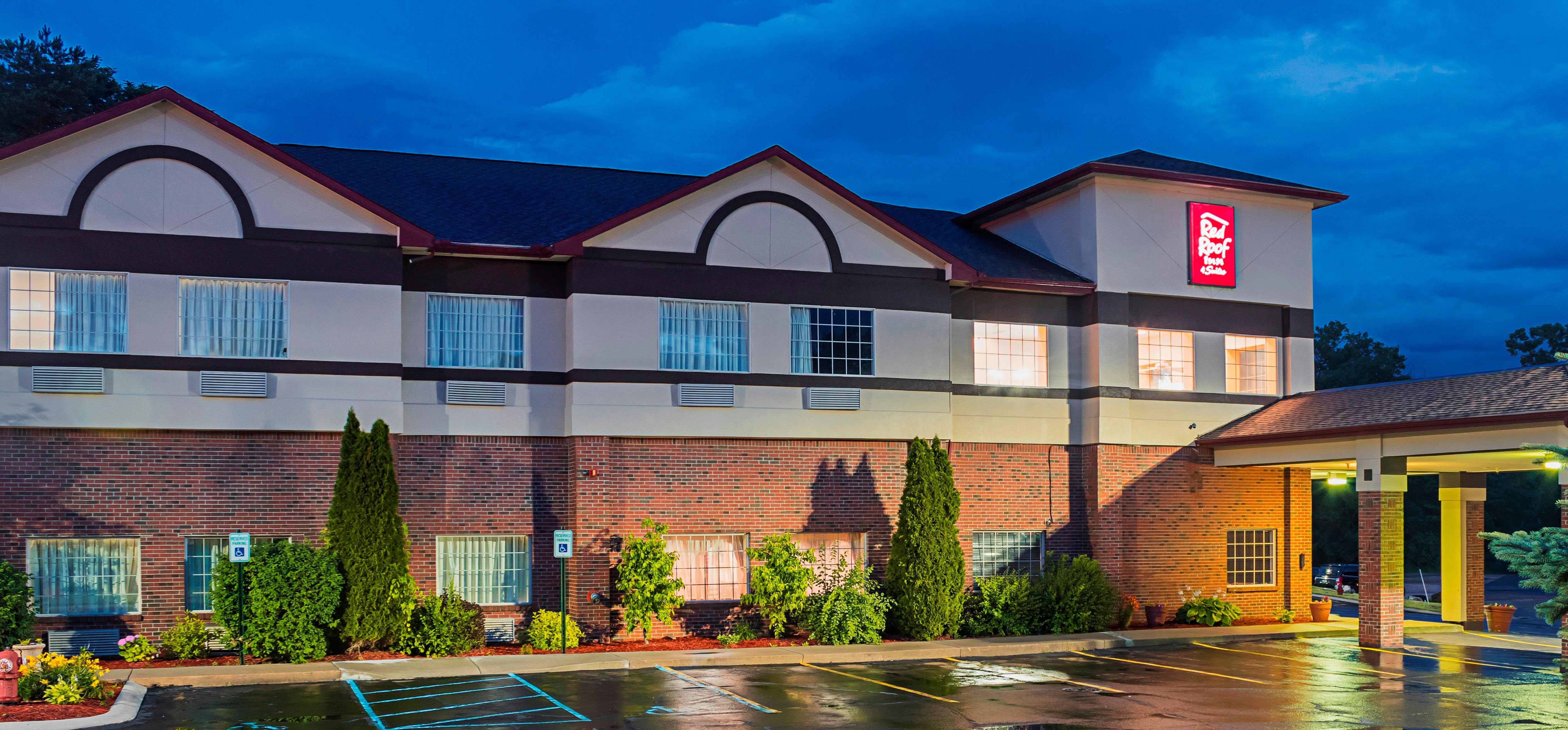 Red Roof & / Auburn Hills Hotel
